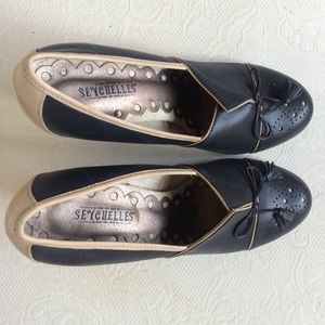 Seychelles navy heels