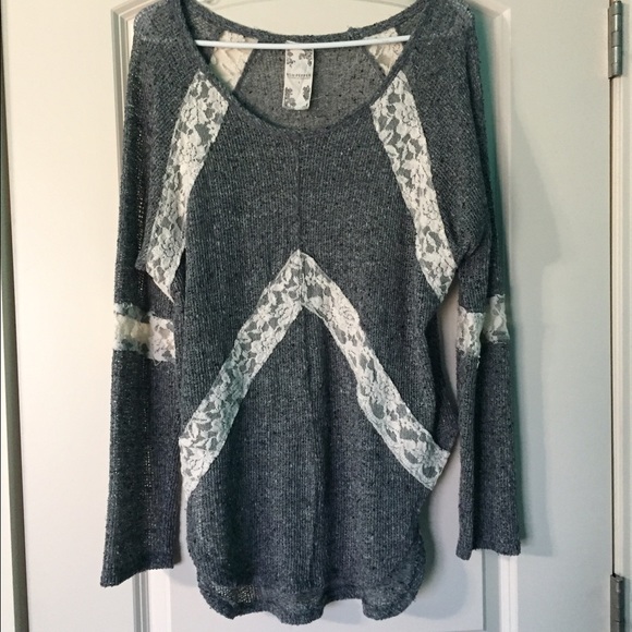 Blu Pepper Tops - High-low split side shirt