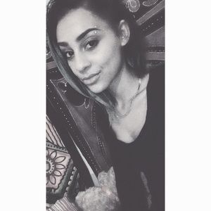 Meet your Posher, Janay