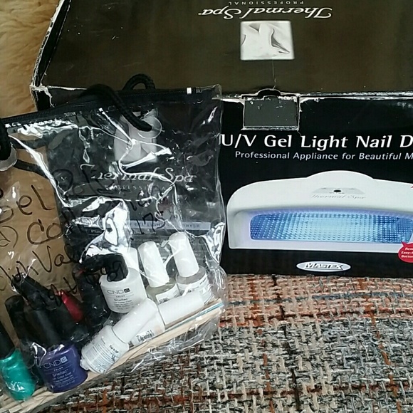 An entire gel polish kit with light!
