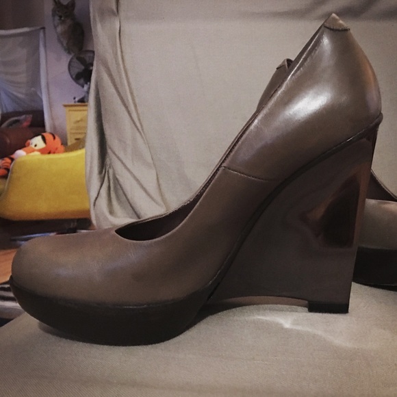 Marni SOLD OUT Platform Wedge - Picture 2 of 4