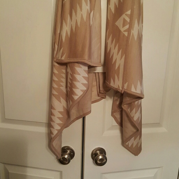 Sweater-SOLD - Picture 2 of 3