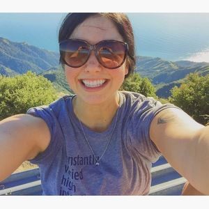 Meet your Posher, Caitlin