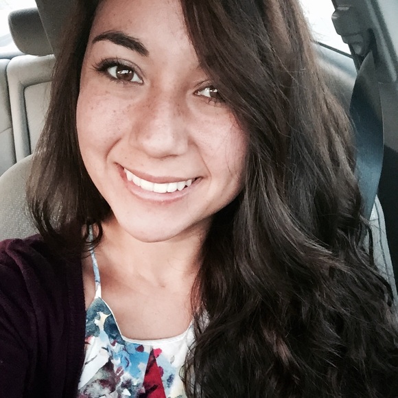 Meet your Posher, Marissa - Picture 1 of 1