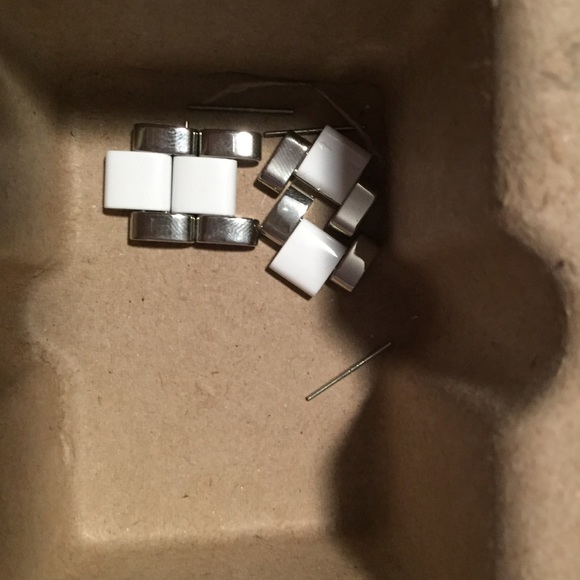 Silver/white fossil watch main image 4