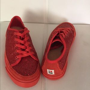 UGG I Heart Canvas Sneaker
