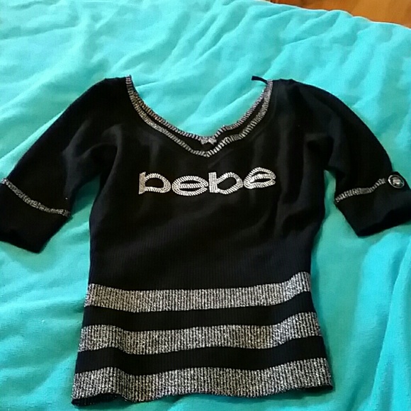 Black and silver sweater never worn 3/4 sleeves