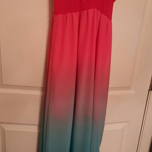 Dress_SOLD - Picture 2 of 4