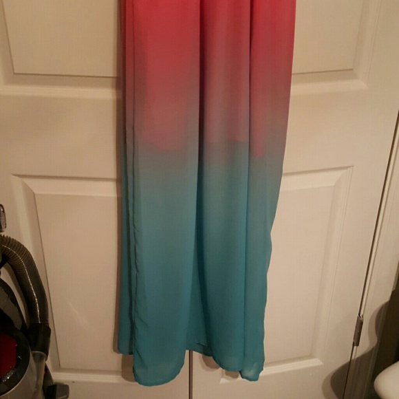 Dress_SOLD - Picture 3 of 4