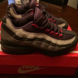 Nike Air Max 95 Red and Gray size 7y