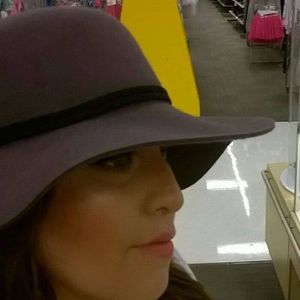 Meet your Posher, Anahi