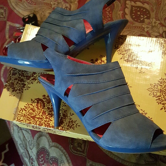 Shoes - Picture 3 of 3