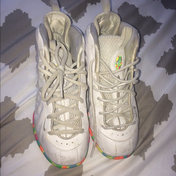 Fruity Pebble foams size 2.5y✨ - Picture 2 of 3