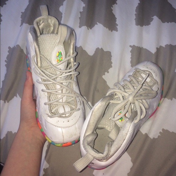 Fruity Pebble foams size 2.5y✨ - Picture 3 of 3