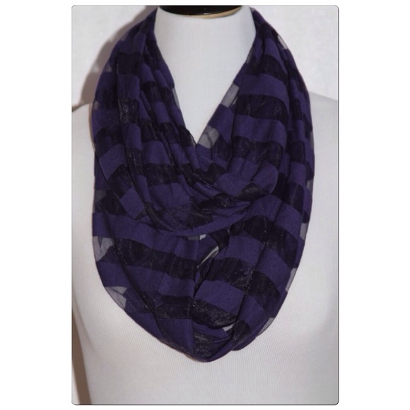 Steve Madden Infinity Loop Scarf