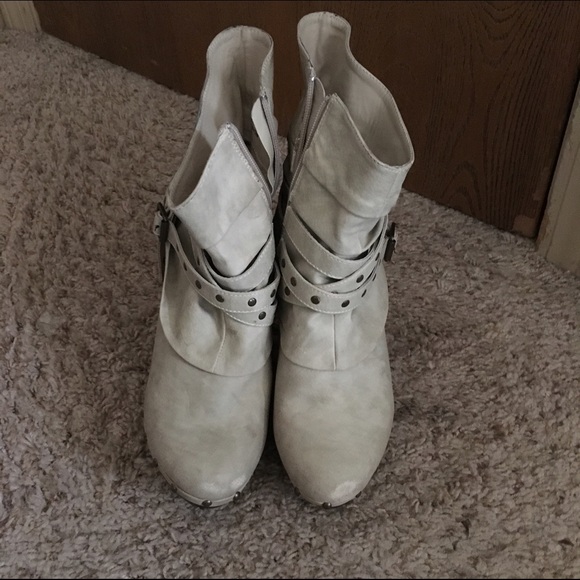 Wedge boots size 8 - Picture 3 of 3