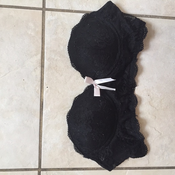 Black strapless bra - Picture 1 of 3
