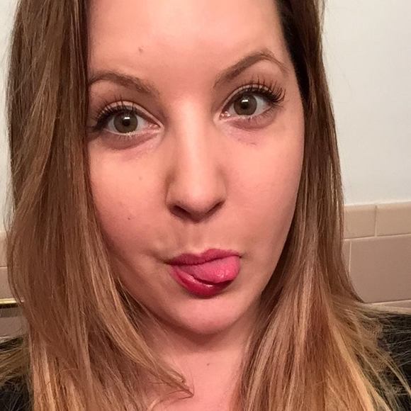 Meet your Posher, Sara - Picture 1 of 1