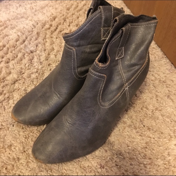 Heeled bootie size 8 - Picture 3 of 3