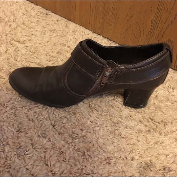 Ankle boots size 8 - Picture 2 of 3
