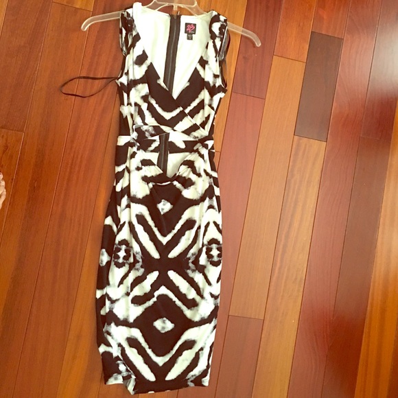 XS Bebe dress