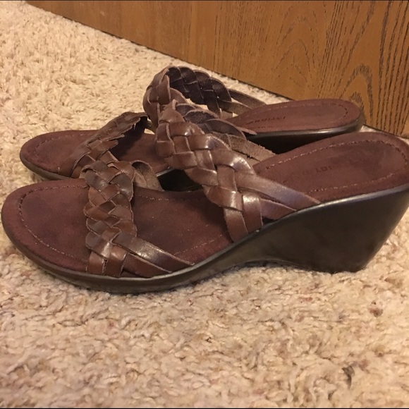 Brown heeled sandals - Picture 2 of 2