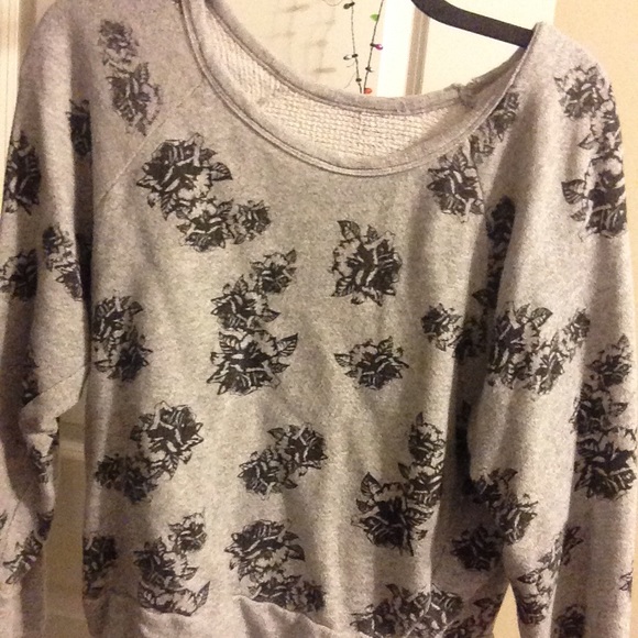 Mid sleeve crop top