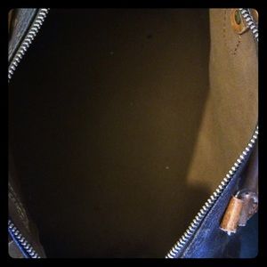 Additional pics of lv speedy 30