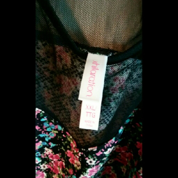 Floral Plus Size Top - Picture 2 of 3