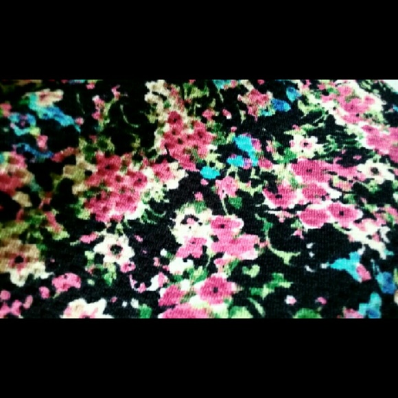 Floral Plus Size Top - Picture 3 of 3