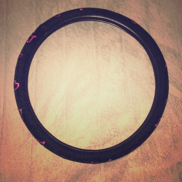 Steering wheel cover