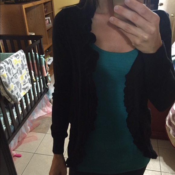 Ruffled cardigan