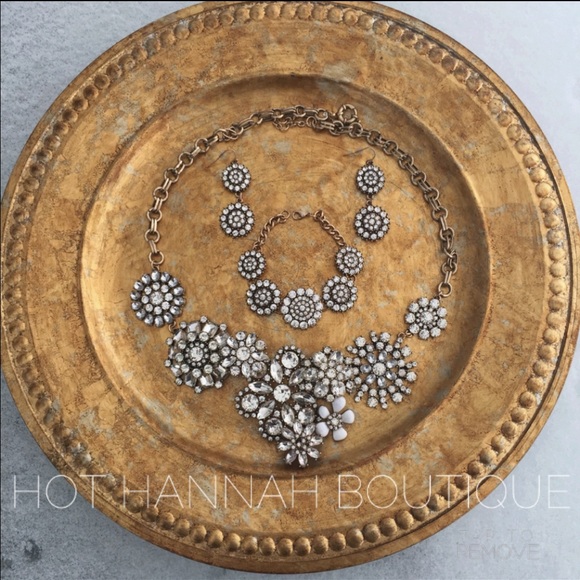 🆕 Gorgeous Crystal Statement Necklace - Picture 2 of 4