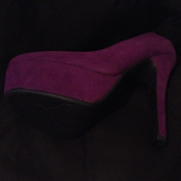 Shoes - Picture 3 of 4