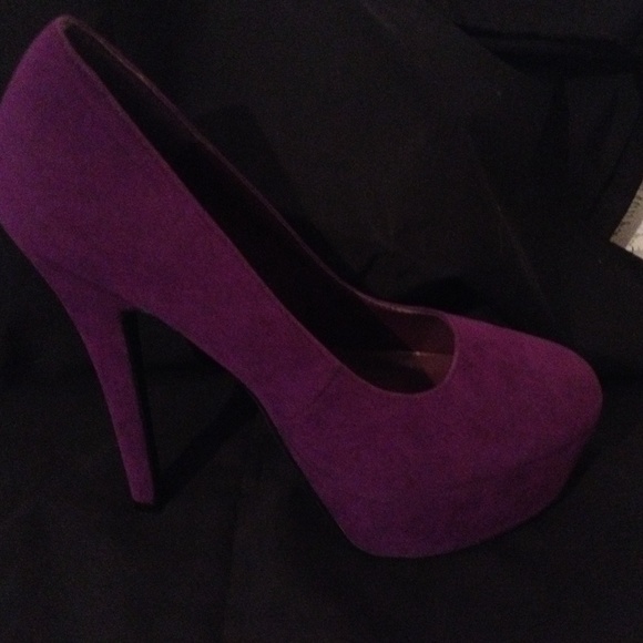 Shoes - Picture 4 of 4