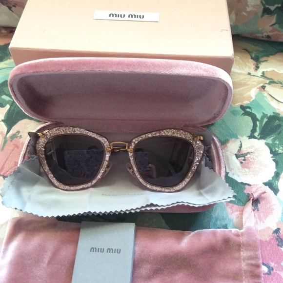 SOLD - Picture 3 of 4