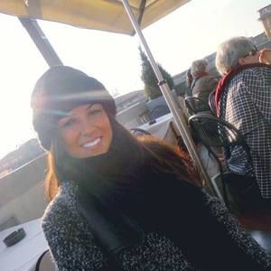 Meet your Posher, Daniela