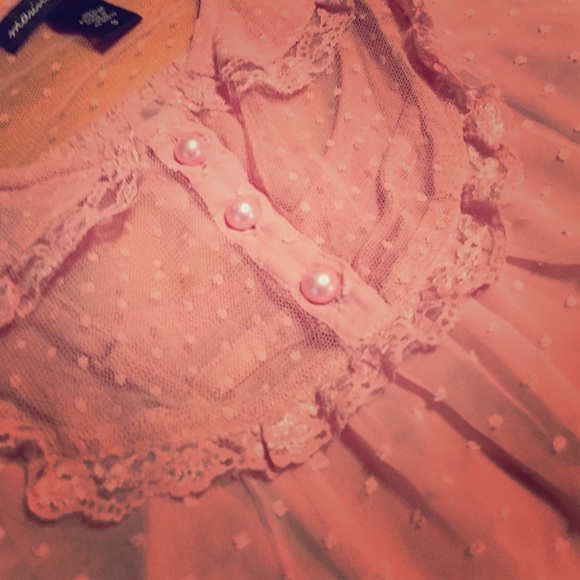 Sleeveless blouse