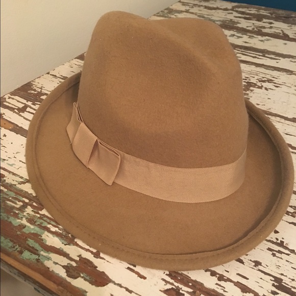 100% wool tan / camel fedora hat.   NWOT