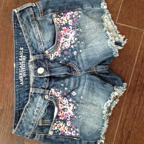 AEO floral shorts
