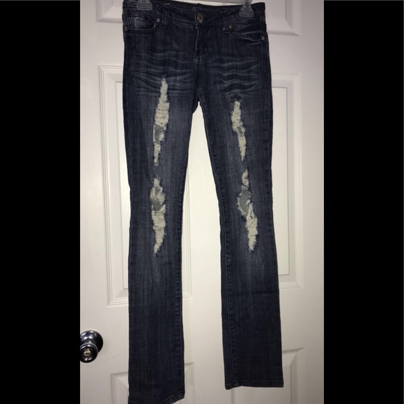 More jeans in my closet click the offer button 💜 - Picture 5 of 7