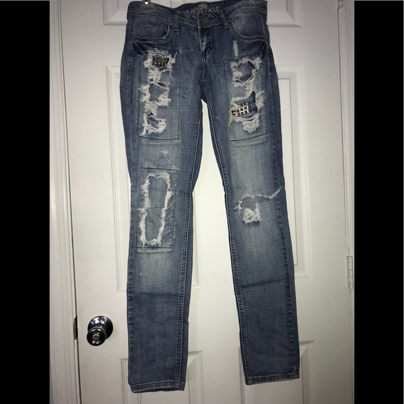 More jeans in my closet click the offer button 💜 - Picture 6 of 7