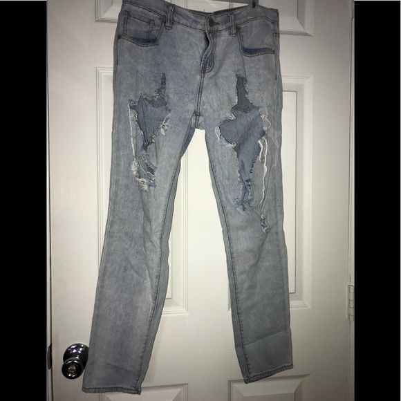 More jeans in my closet click the offer button 💜 - Picture 7 of 7