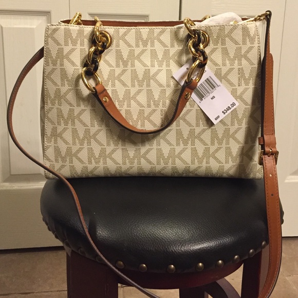 NWT Michael Kors Cynthia Satchel - Picture 2 of 4