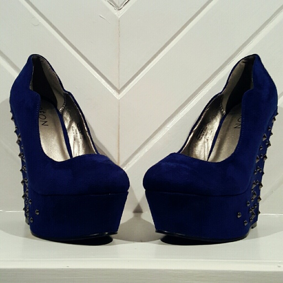 🔴 HOLDING $$ "NWT" Dereon Spiked Heels - Picture 2 of 3