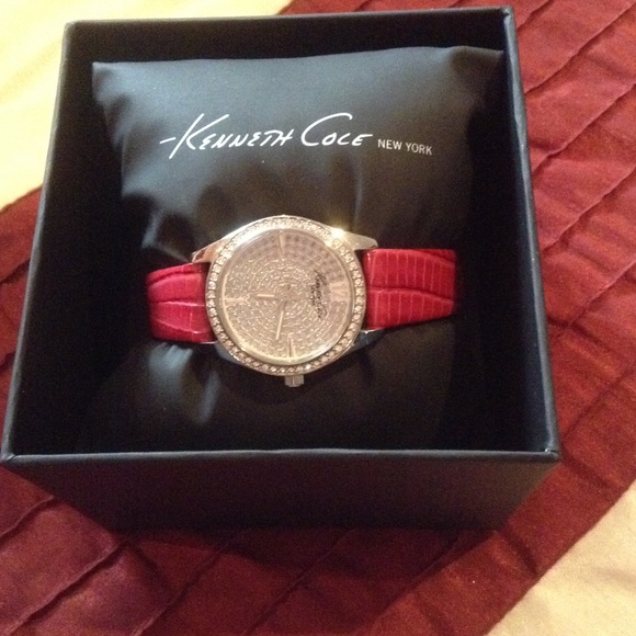 Watch - Picture 2 of 3