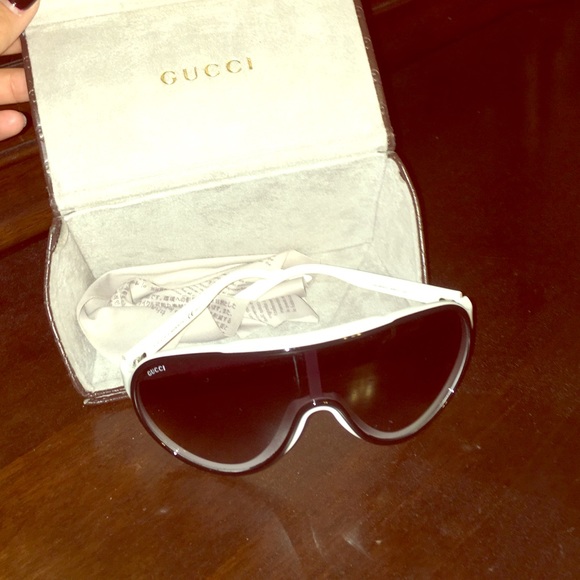 Gucci unisex sunglasses