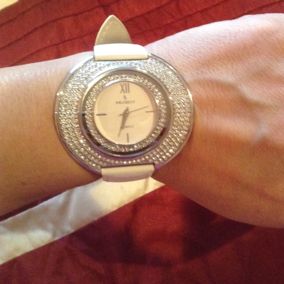 Watch - Picture 3 of 3