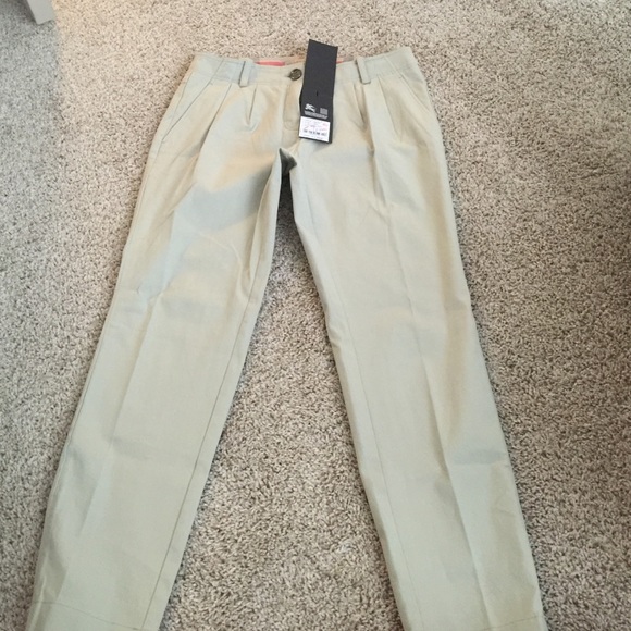 Burberry Brit size 2 nwt capris!