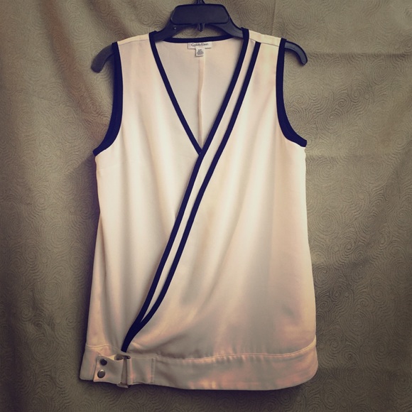 Calvin Klein Tops - Calvin Klein V-Neck Sleeveless Top